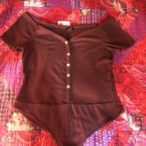 Bodysuit brown ribbed with buttons. NWT
